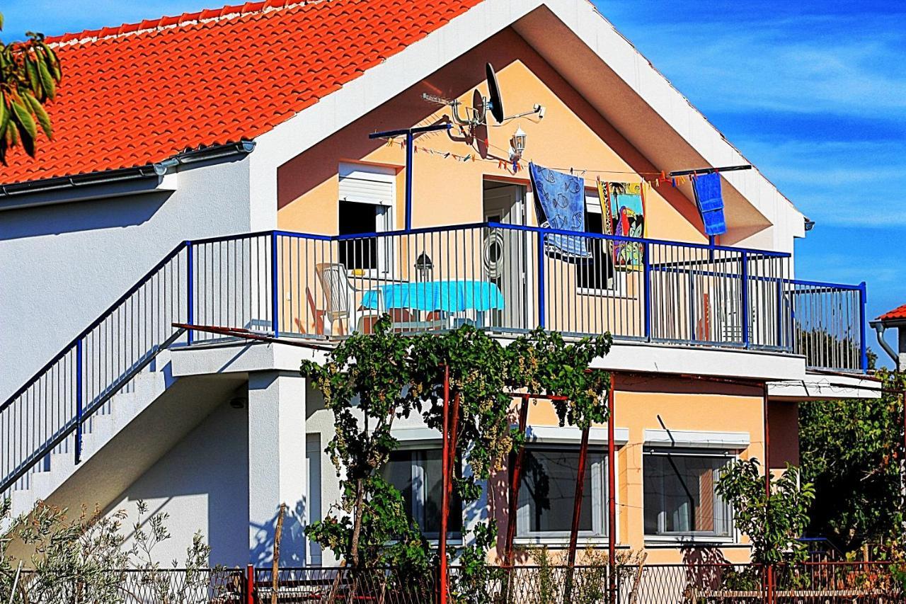 Apartment Mary Sukosan Bagian luar foto