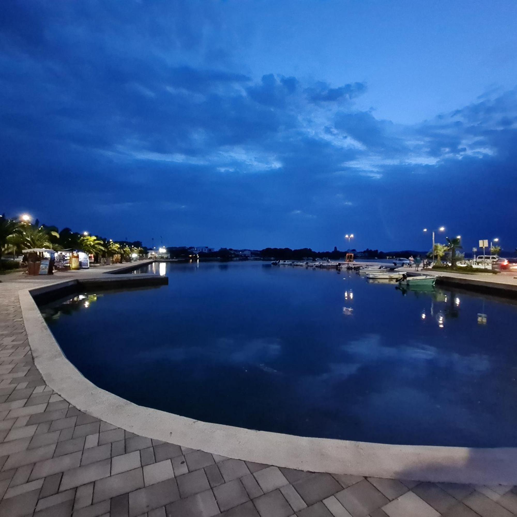 Apartment Mary Sukosan Bagian luar foto